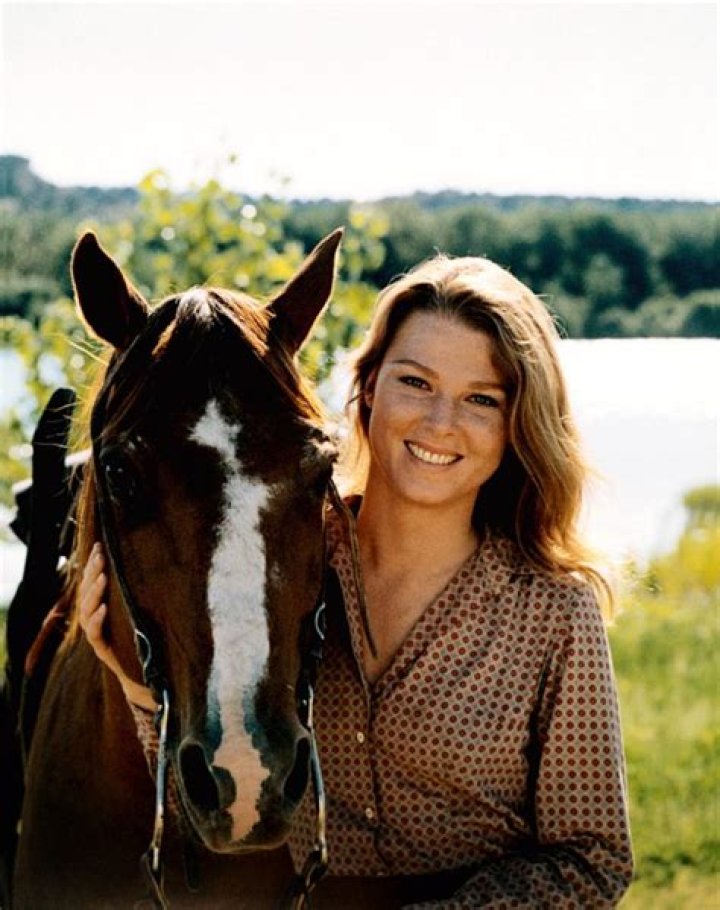 Mariette Hartley's Impressive Net Worth: See How She Built Her Fortune